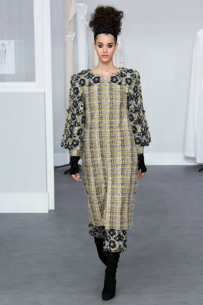 Look 12